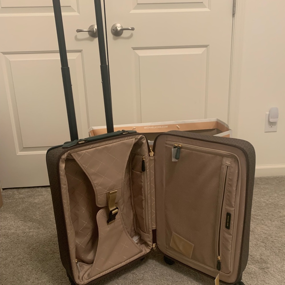 Michael kors Carry On Luggage Trolly MK